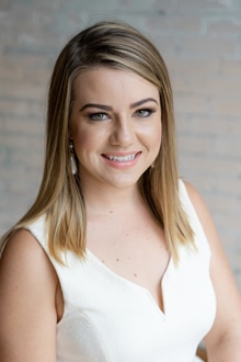 Headshot-Sarah-Zabawa-Licensed-Esthetician